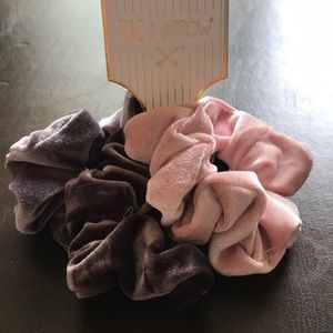 Twig & Arrow 3 Velvet Scrunchies